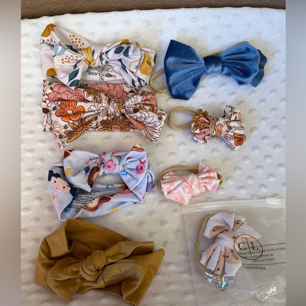 Caden Lane Bow Bundle, 8 total